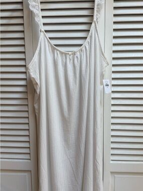 Old Navy Cream Lace-Trim Nightgown